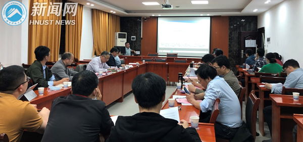 图片2任伯帜院长汇报地巨乳
科研与学科工作进展情况_副本.png